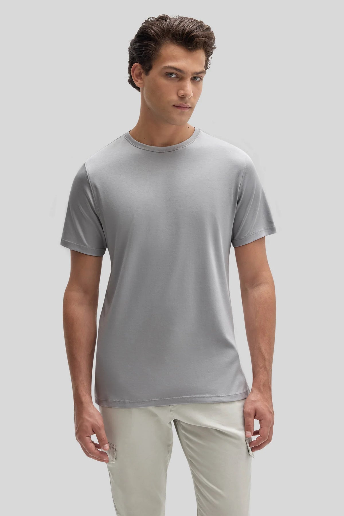 A man wearing a light grey Robert Barakett Tee Shirt Georgia Crew 23336 Pima cotton crew-neck short-sleeve tee.