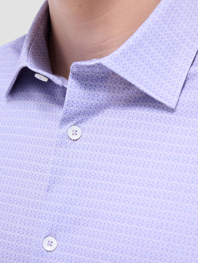 Close-up of a person wearing the Bugatchi James Sport Shirt Lilac GF9359K60, featuring a menswear-inspired design in premium cotton with a subtle geometric pattern and white buttons.