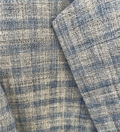 Close-up of the blue and gray plaid textured fabric on the Baroni MaxDavoli 252/1 Sport Coat.